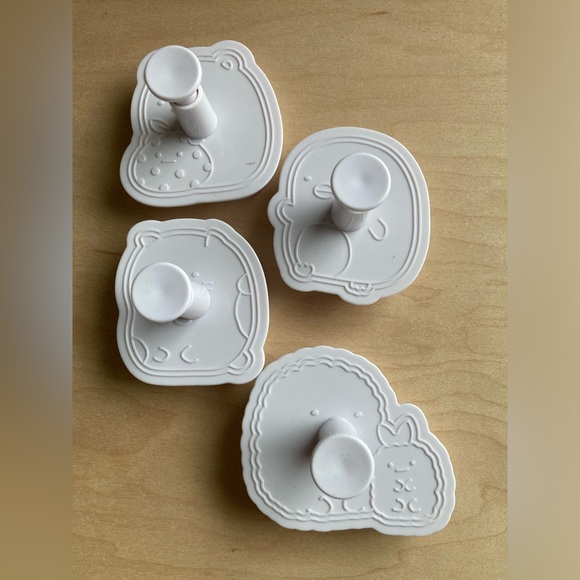 Kawaii Cookie Plunger Cutters, Game Anime Figures Holiday Cookie Stamp Set of 4 - Picture 2 of 6